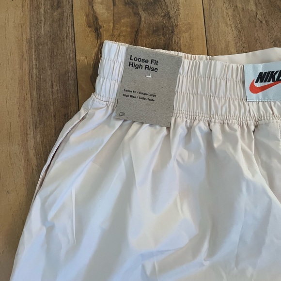 Nike Loose Fit High Rise Off-White and Red Boxing Shorts Size XS NWT - Picture 4 of 5